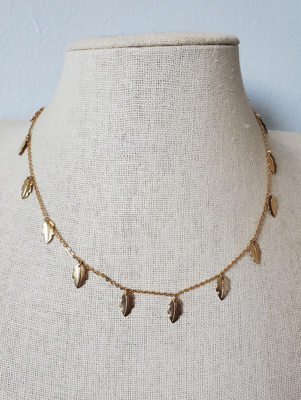 Vintage Avon Soft Leaf Gold Tone Charm Necklace